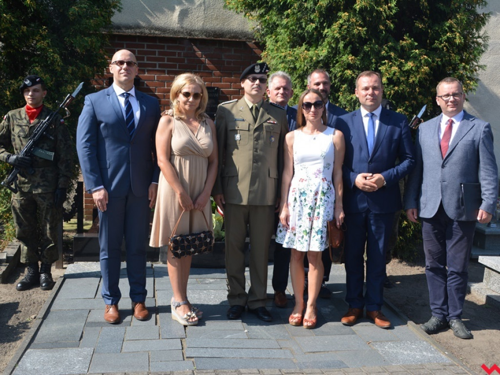 Reprezentacja ZSTiO, władza i żołnierze uczcili pamięć generała-patrioty