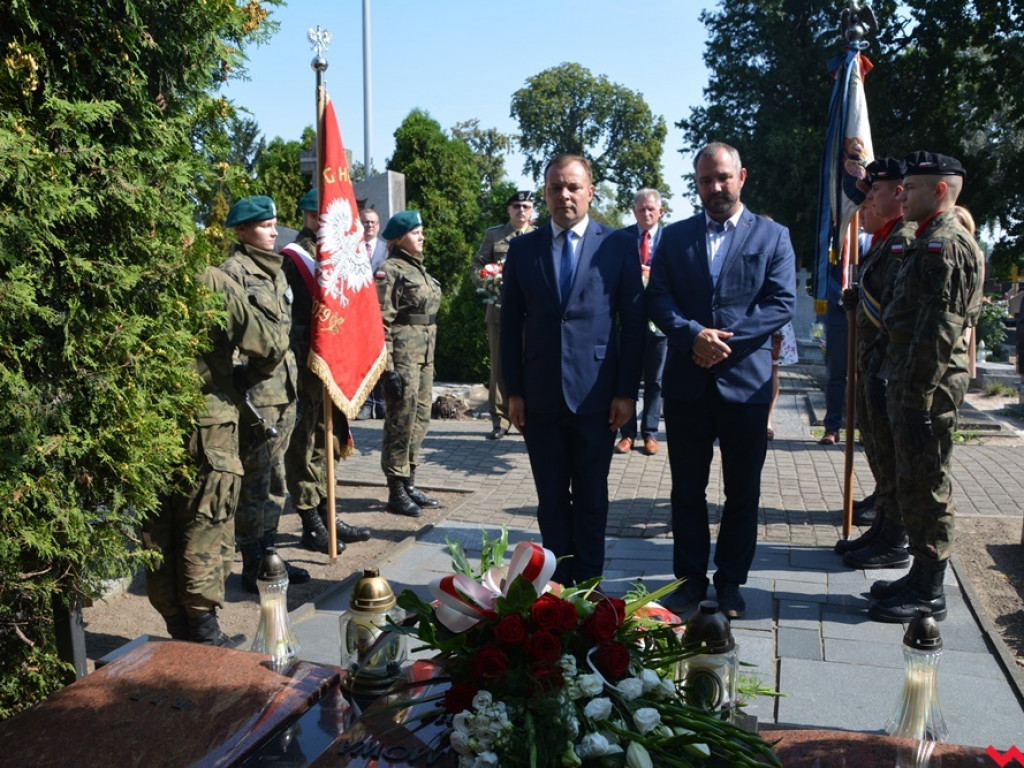 Reprezentacja ZSTiO, władza i żołnierze uczcili pamięć generała-patrioty