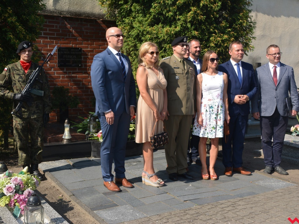 Reprezentacja ZSTiO, władza i żołnierze uczcili pamięć generała-patrioty
