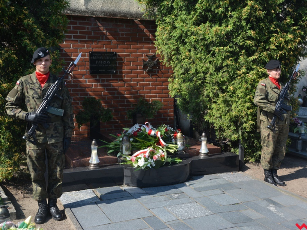 Reprezentacja ZSTiO, władza i żołnierze uczcili pamięć generała-patrioty