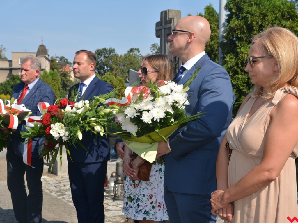 Reprezentacja ZSTiO, władza i żołnierze uczcili pamięć generała-patrioty