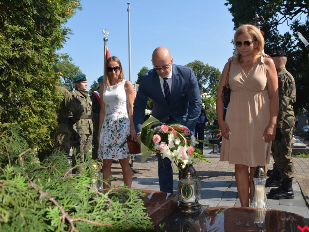 Reprezentacja ZSTiO, władza i żołnierze uczcili pamięć generała-patrioty