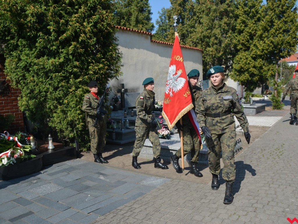 Reprezentacja ZSTiO, władza i żołnierze uczcili pamięć generała-patrioty