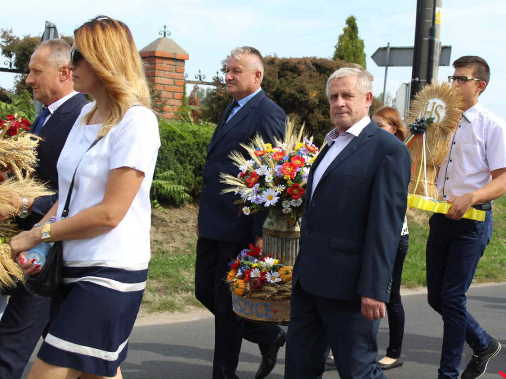Szacunek do chleba, wiary i rodziny, czyli dożynki parafialne w Targowej Górce