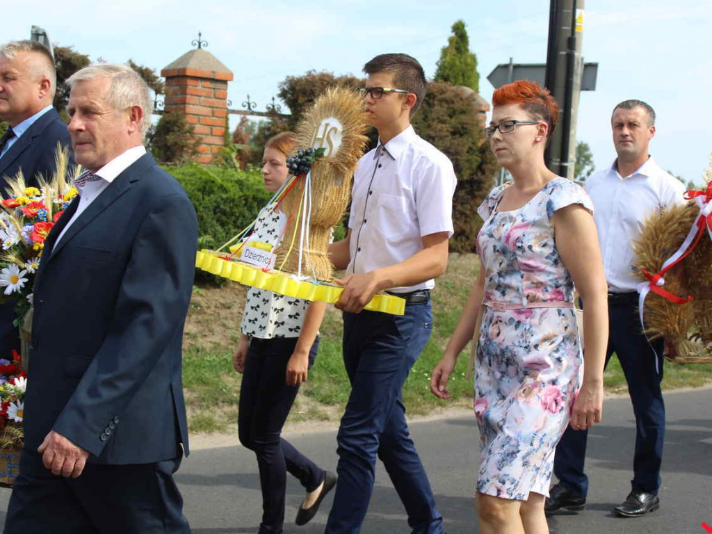 Szacunek do chleba, wiary i rodziny, czyli dożynki parafialne w Targowej Górce