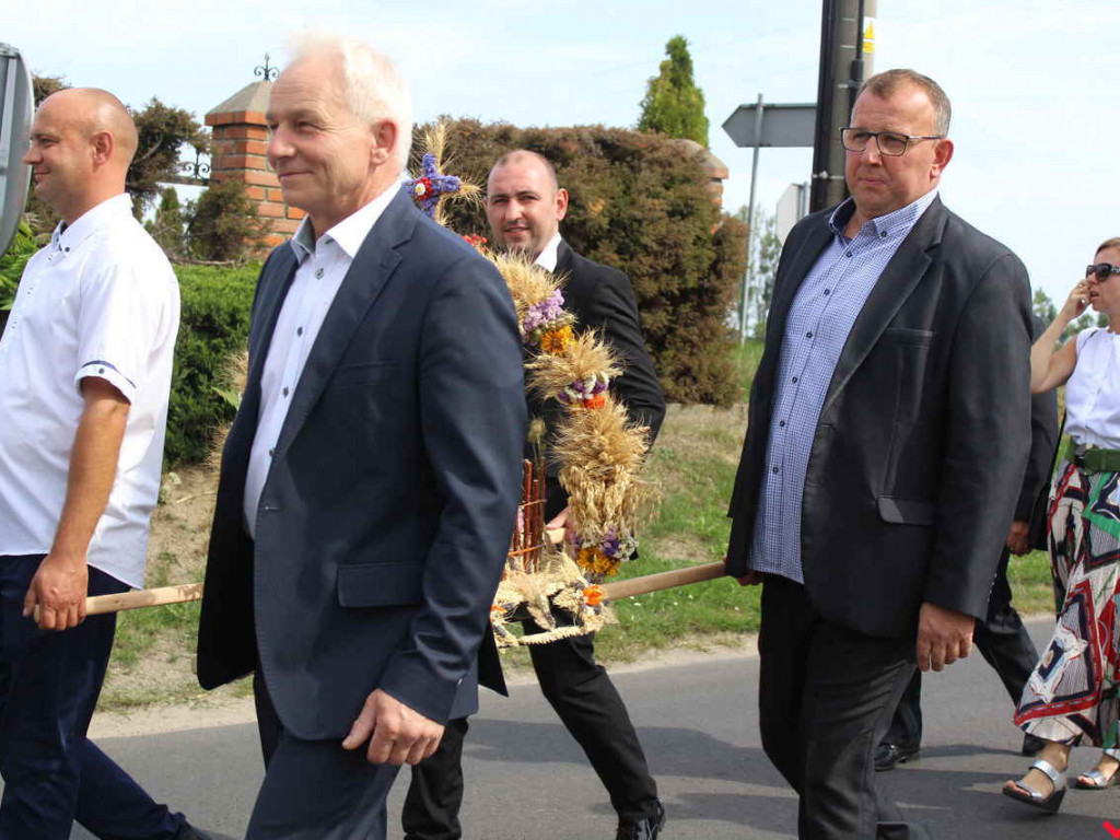 Szacunek do chleba, wiary i rodziny, czyli dożynki parafialne w Targowej Górce