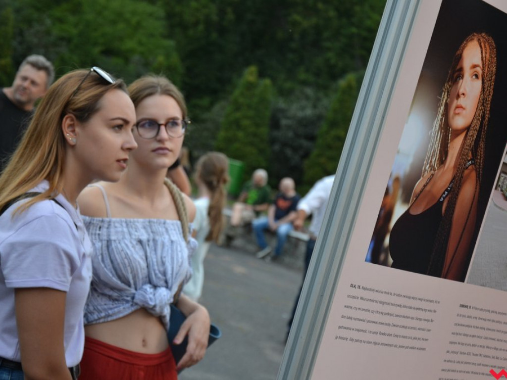 „Powinno być dobrze”. Młoda Września według Zuzy Krajewskiej