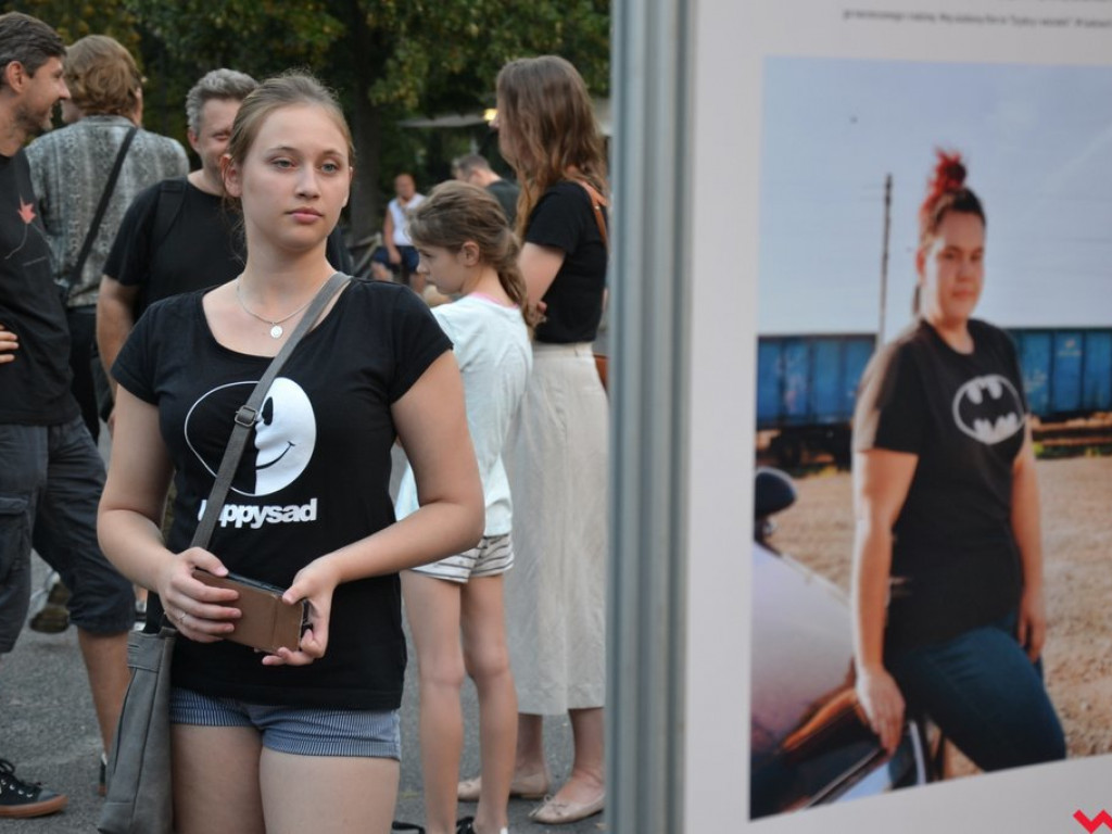 „Powinno być dobrze”. Młoda Września według Zuzy Krajewskiej