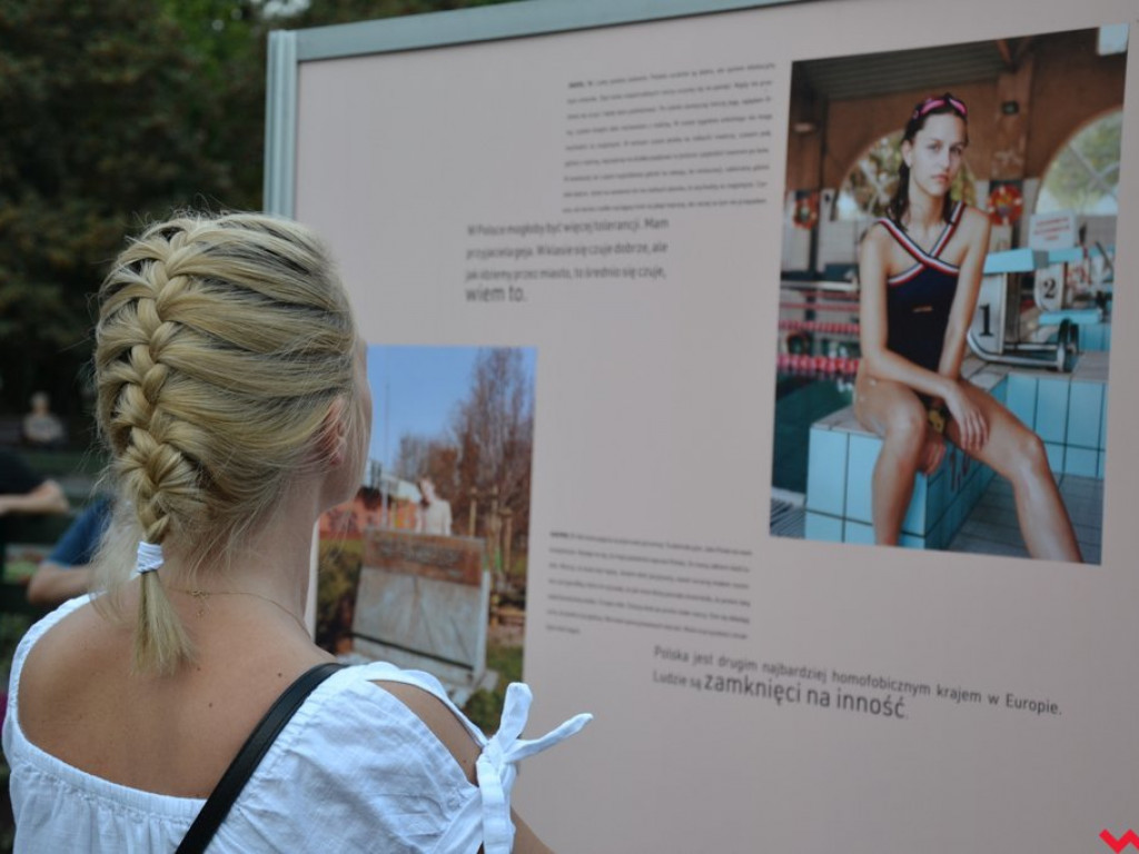 „Powinno być dobrze”. Młoda Września według Zuzy Krajewskiej