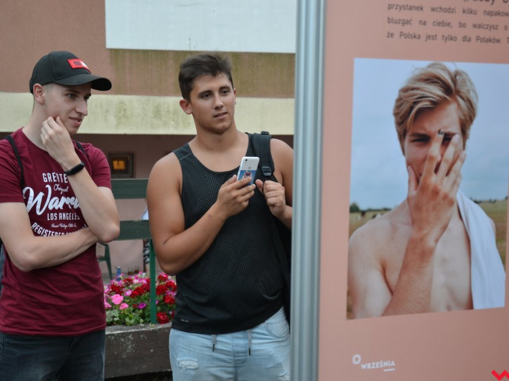 „Powinno być dobrze”. Młoda Września według Zuzy Krajewskiej