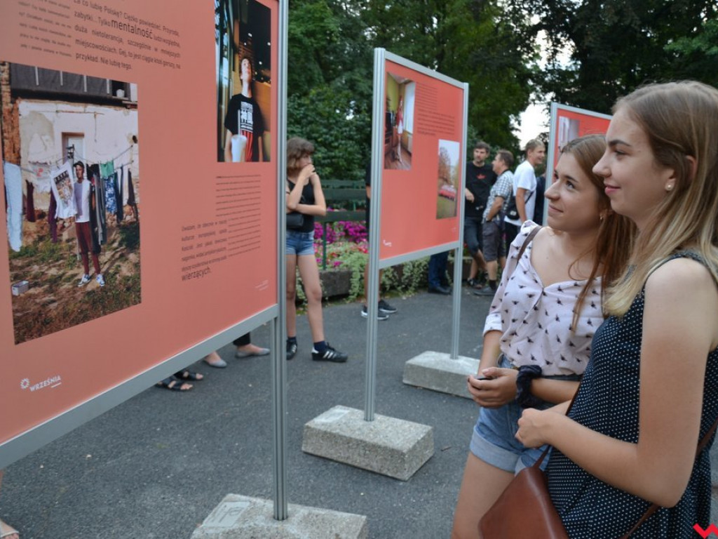 „Powinno być dobrze”. Młoda Września według Zuzy Krajewskiej