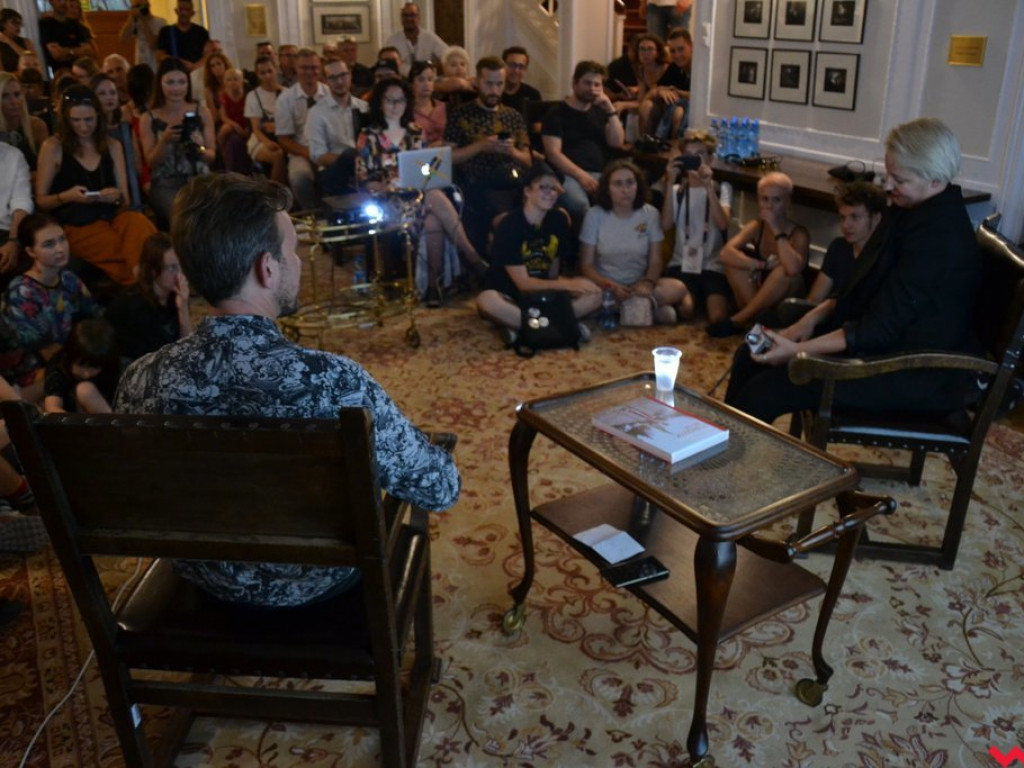 „Powinno być dobrze”. Młoda Września według Zuzy Krajewskiej