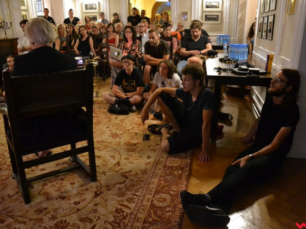 „Powinno być dobrze”. Młoda Września według Zuzy Krajewskiej