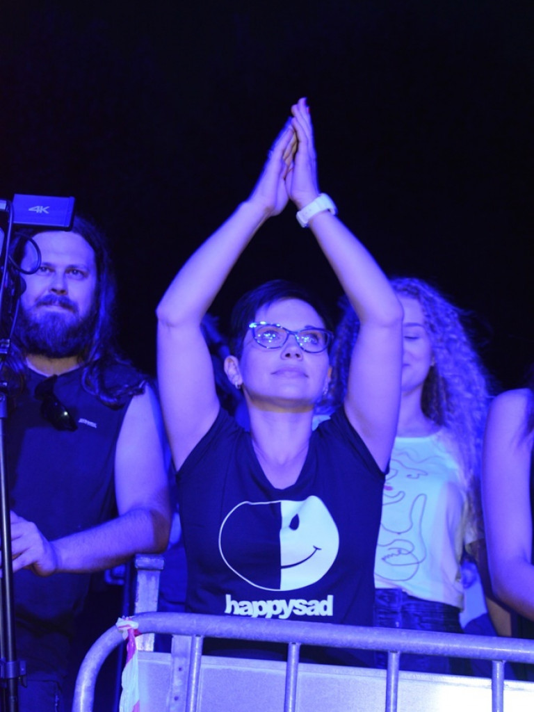 Zanim poszli, rozgrzali publikę do czerwoności. Happysad wystąpił dla wrzesińskiej publiki