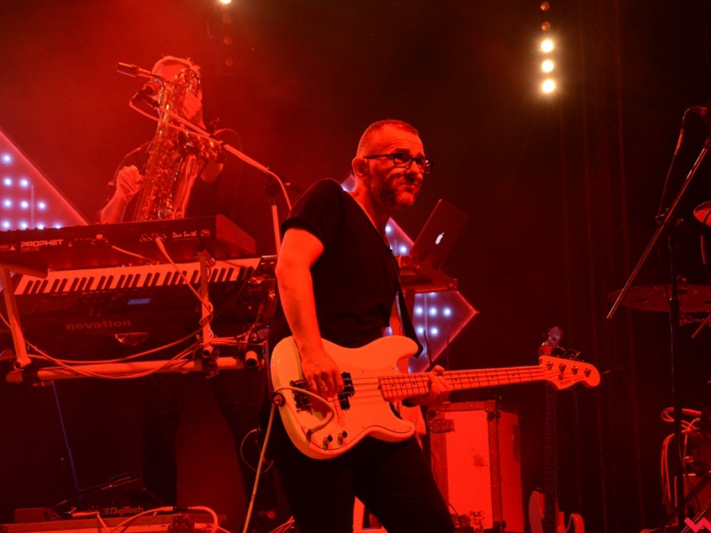 Zanim poszli, rozgrzali publikę do czerwoności. Happysad wystąpił dla wrzesińskiej publiki