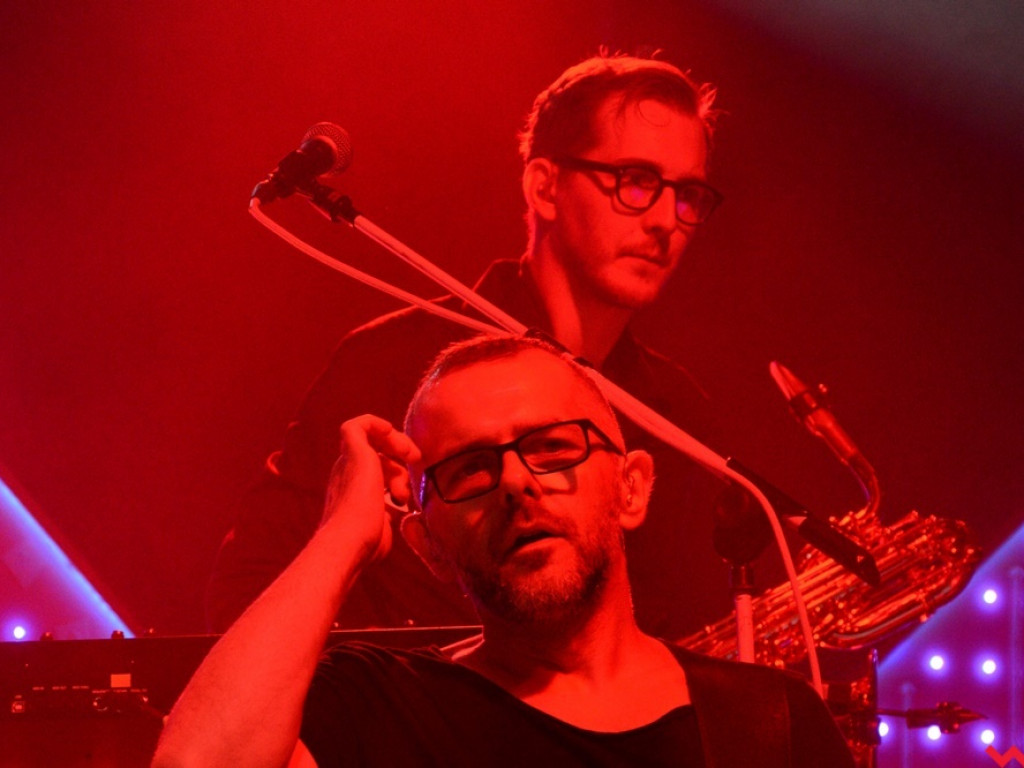 Zanim poszli, rozgrzali publikę do czerwoności. Happysad wystąpił dla wrzesińskiej publiki