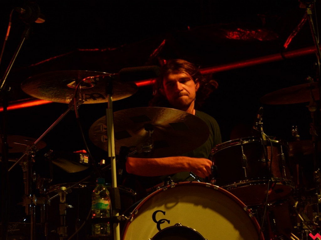 Zanim poszli, rozgrzali publikę do czerwoności. Happysad wystąpił dla wrzesińskiej publiki