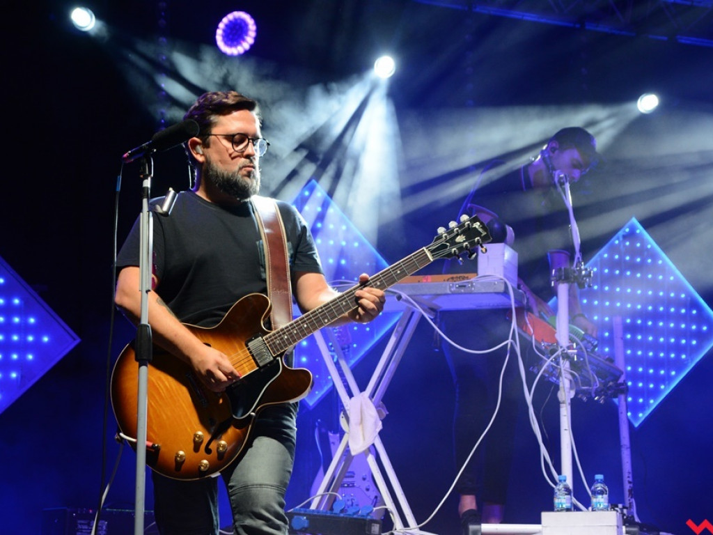 Zanim poszli, rozgrzali publikę do czerwoności. Happysad wystąpił dla wrzesińskiej publiki