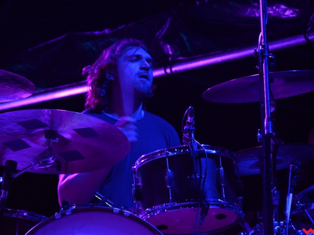 Zanim poszli, rozgrzali publikę do czerwoności. Happysad wystąpił dla wrzesińskiej publiki