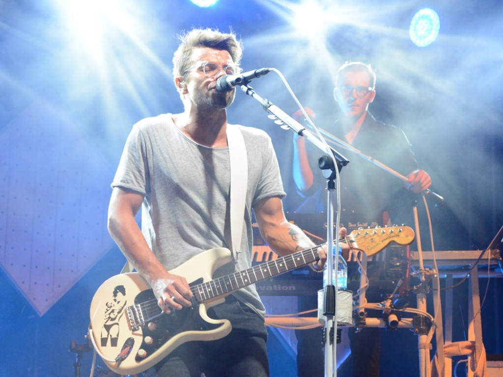 Zanim poszli, rozgrzali publikę do czerwoności. Happysad wystąpił dla wrzesińskiej publiki