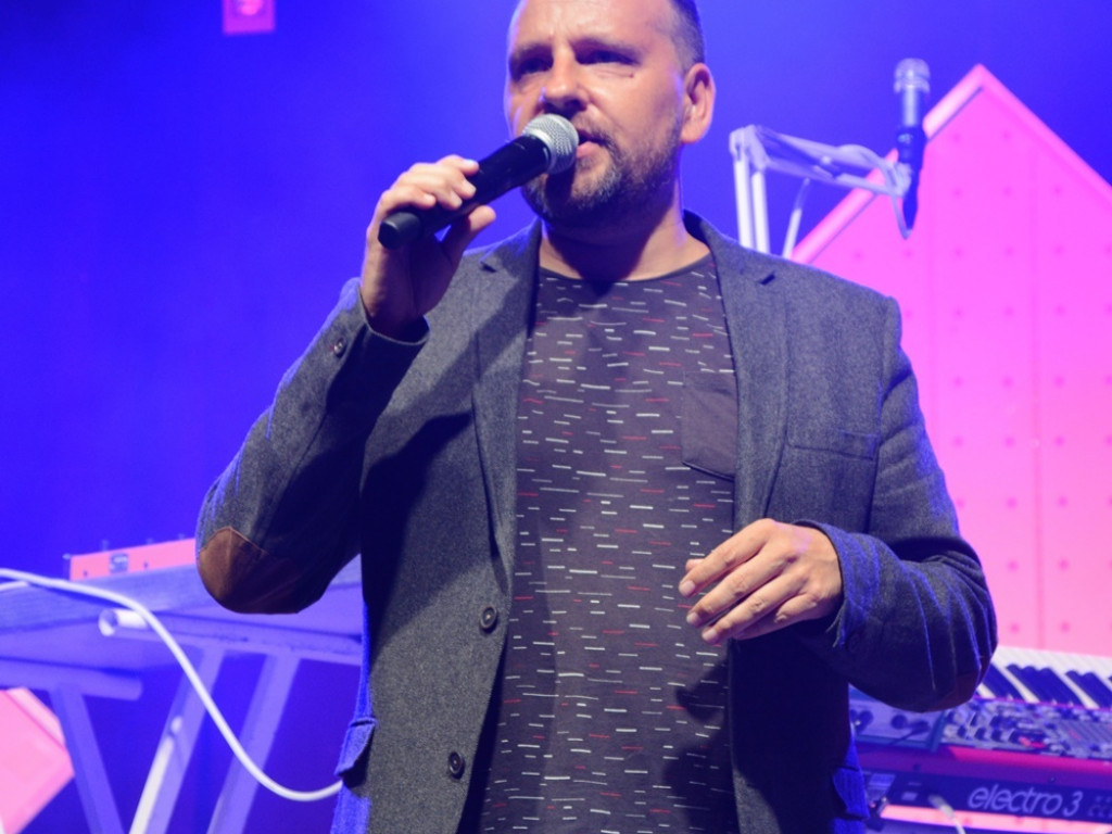 Zanim poszli, rozgrzali publikę do czerwoności. Happysad wystąpił dla wrzesińskiej publiki