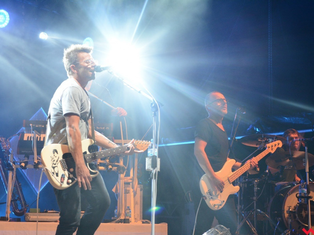 Zanim poszli, rozgrzali publikę do czerwoności. Happysad wystąpił dla wrzesińskiej publiki