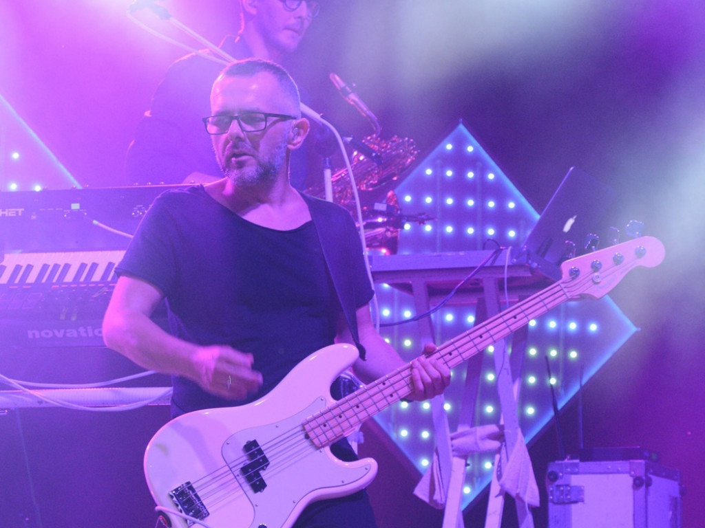 Zanim poszli, rozgrzali publikę do czerwoności. Happysad wystąpił dla wrzesińskiej publiki