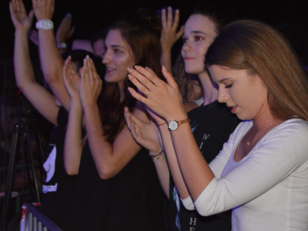 Zanim poszli, rozgrzali publikę do czerwoności. Happysad wystąpił dla wrzesińskiej publiki