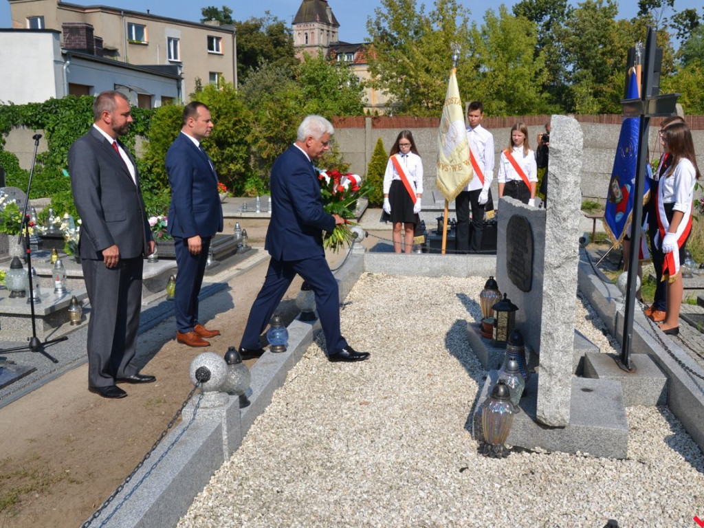 Wtedy lato też było gorące. Hołd na cmentarzu w rocznicę wybuchu wojny