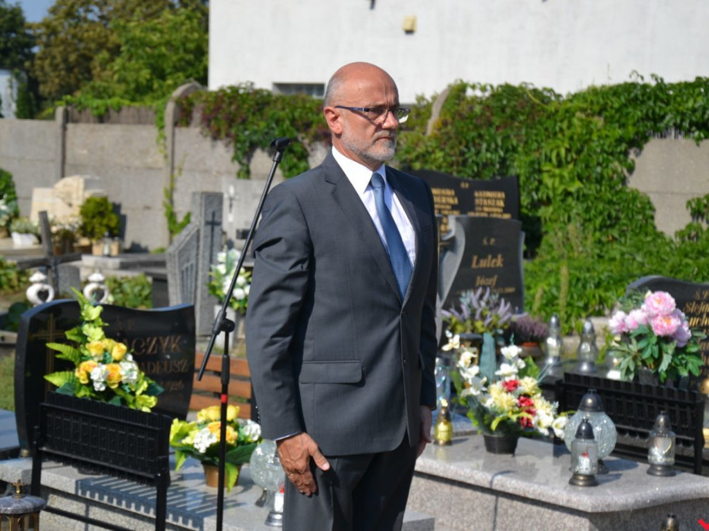 Wtedy lato też było gorące. Hołd na cmentarzu w rocznicę wybuchu wojny