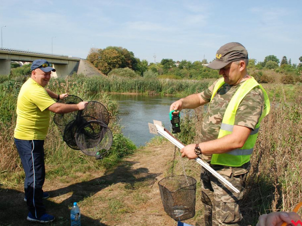Pogoda rozpieszczała, za to ryby nie brały. Zawody wędkarskie nad Wartą