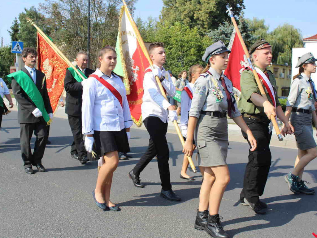 Rolnicy i działacze odznaczeni podczas święta plonów. Dożynki powiatowe w skwarze