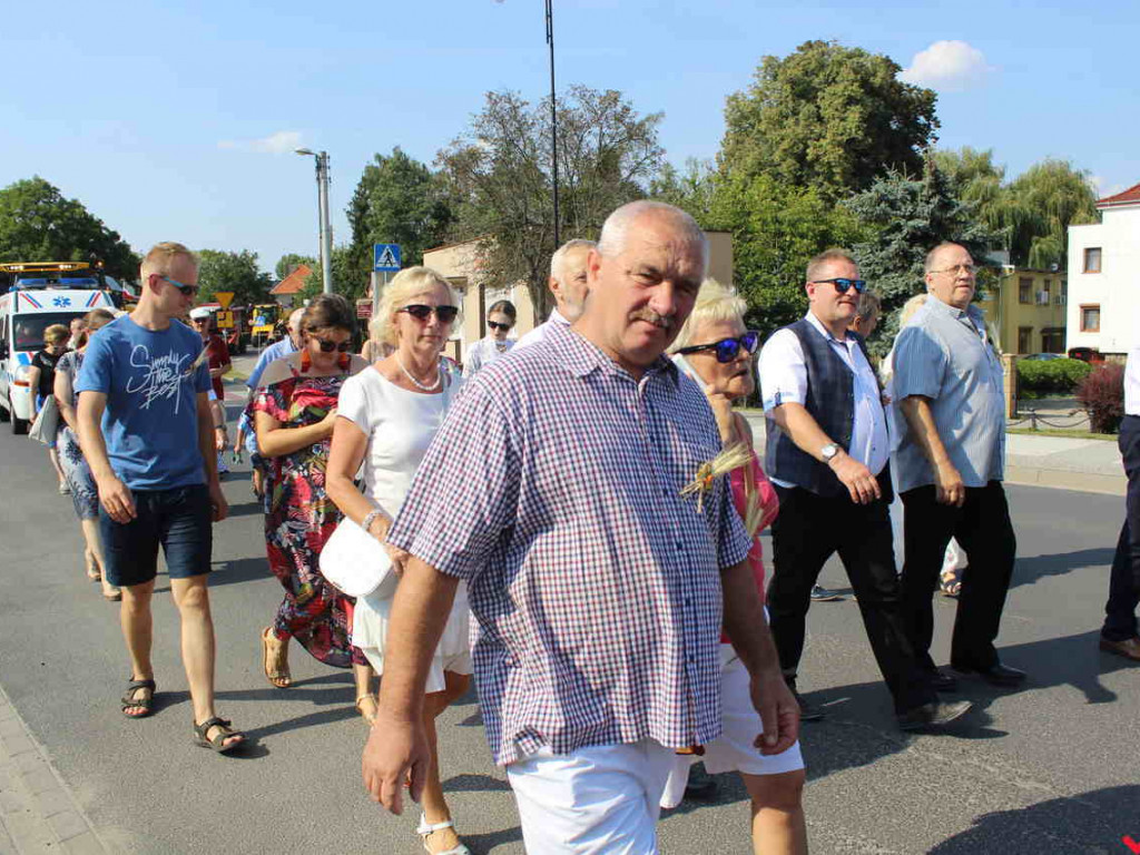 Rolnicy i działacze odznaczeni podczas święta plonów. Dożynki powiatowe w skwarze