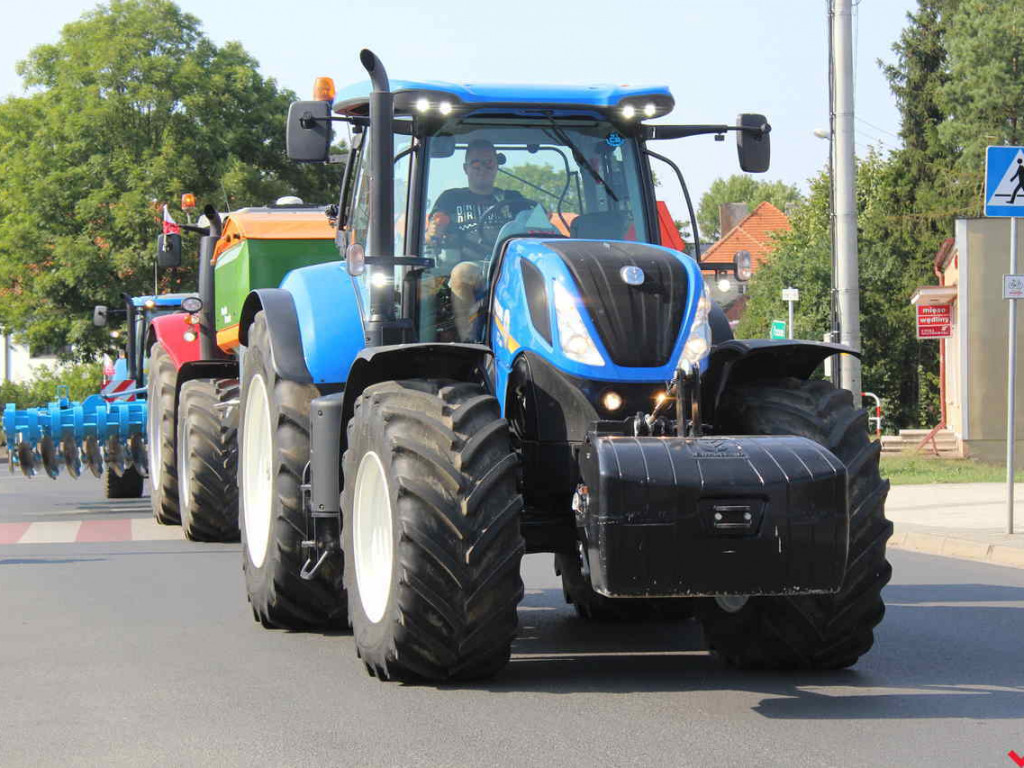Rolnicy i działacze odznaczeni podczas święta plonów. Dożynki powiatowe w skwarze
