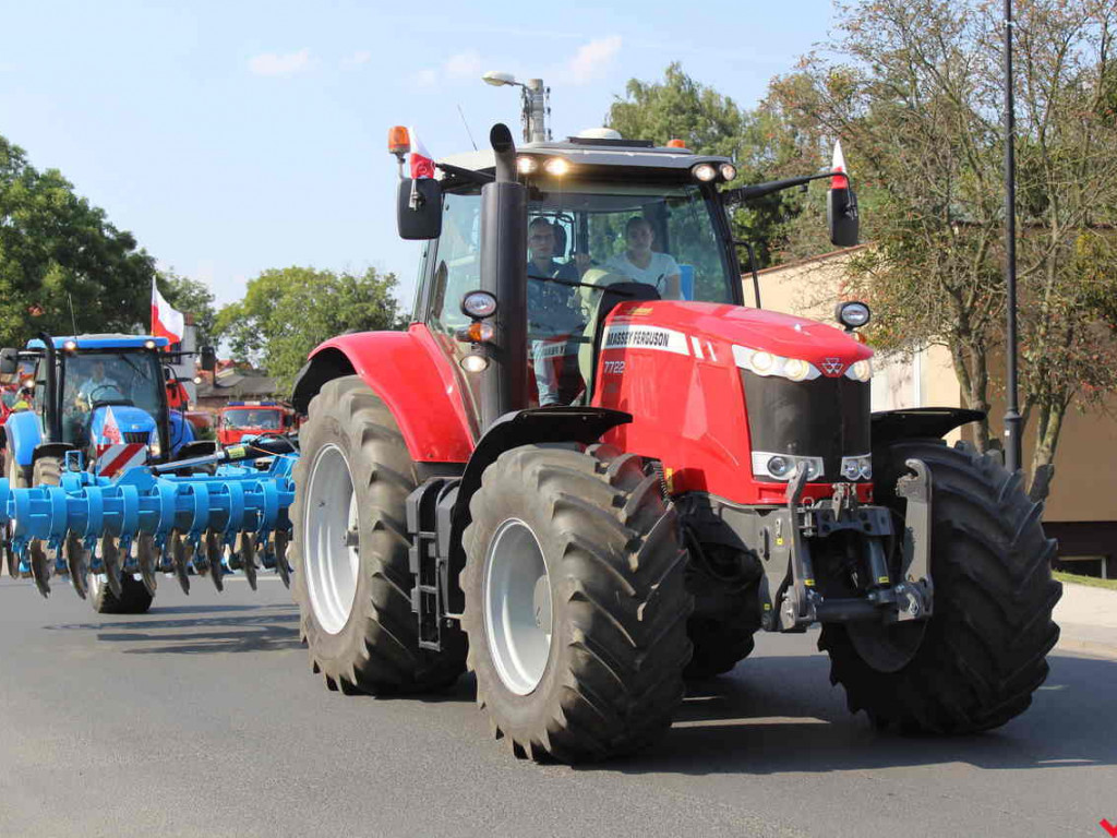 Rolnicy i działacze odznaczeni podczas święta plonów. Dożynki powiatowe w skwarze