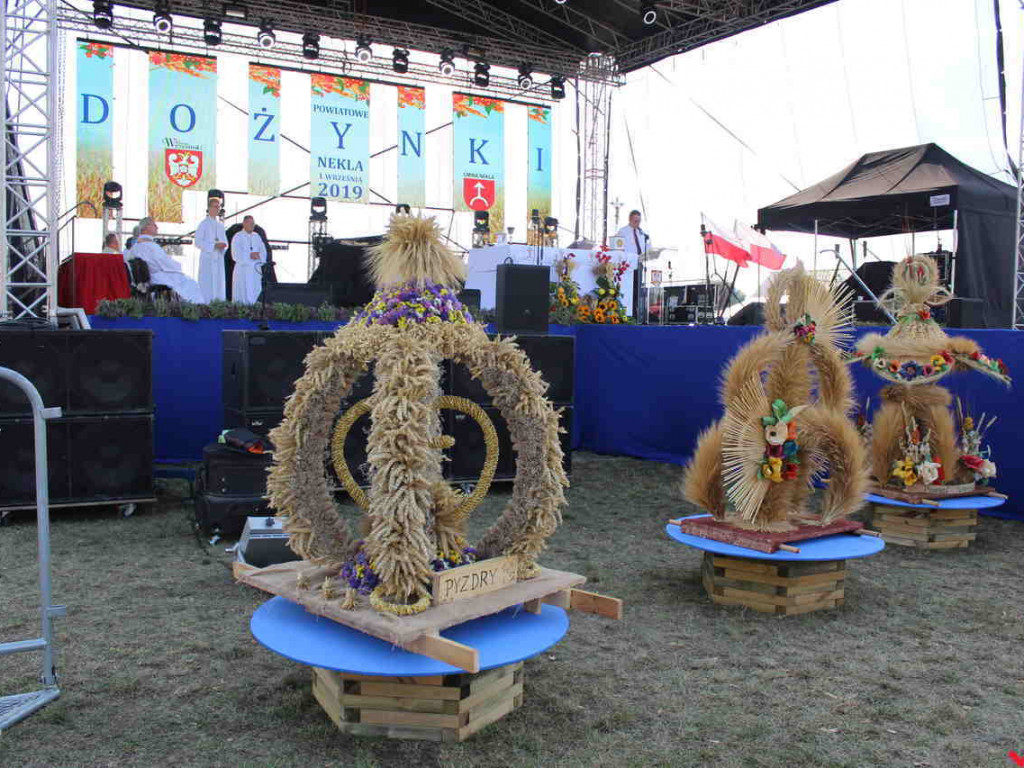 Rolnicy i działacze odznaczeni podczas święta plonów. Dożynki powiatowe w skwarze