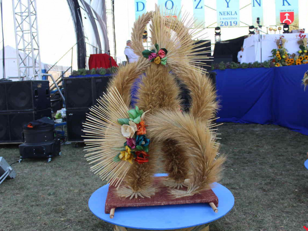 Rolnicy i działacze odznaczeni podczas święta plonów. Dożynki powiatowe w skwarze