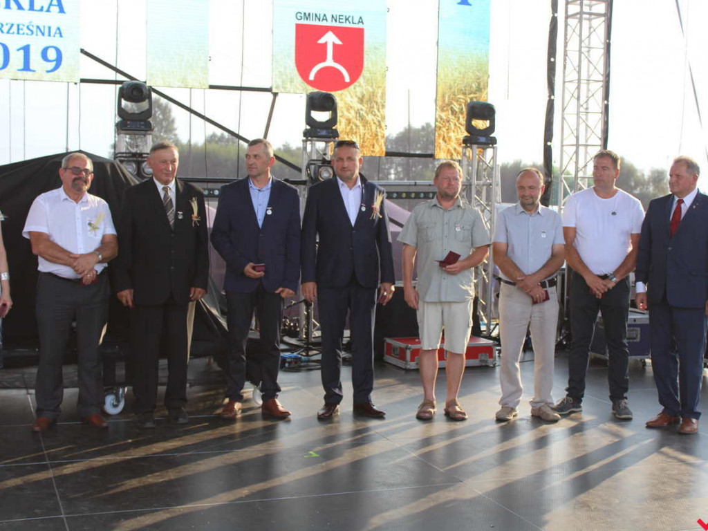 Rolnicy i działacze odznaczeni podczas święta plonów. Dożynki powiatowe w skwarze