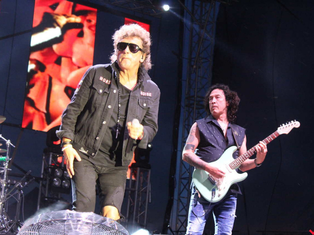 Solidna dawka rocka na stadionie miejskim w Nekli. Lady Pank nadal w świetnej formie