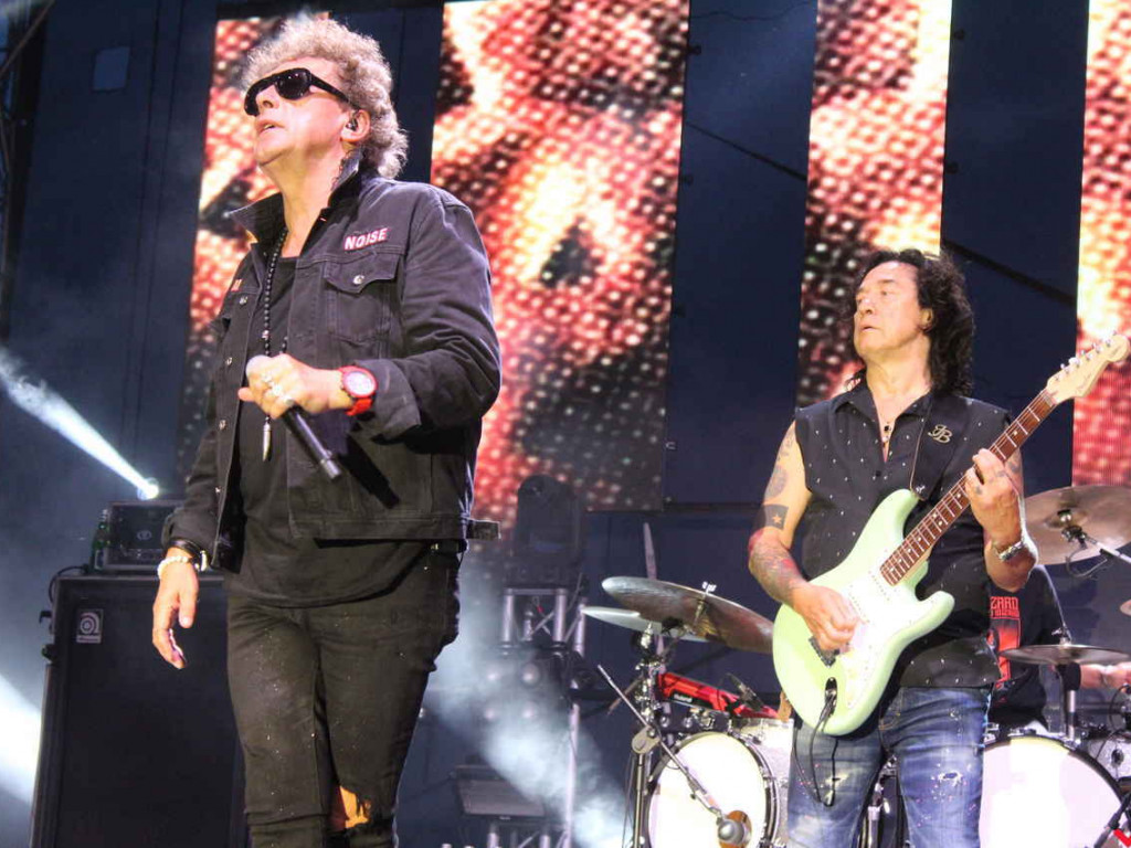 Solidna dawka rocka na stadionie miejskim w Nekli. Lady Pank nadal w świetnej formie