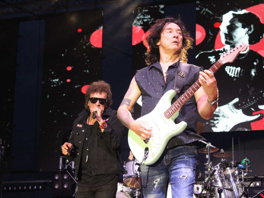 Solidna dawka rocka na stadionie miejskim w Nekli. Lady Pank nadal w świetnej formie