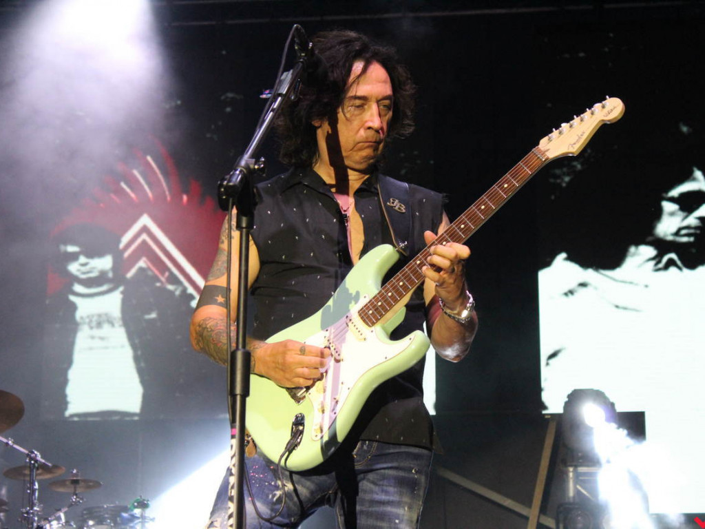 Solidna dawka rocka na stadionie miejskim w Nekli. Lady Pank nadal w świetnej formie