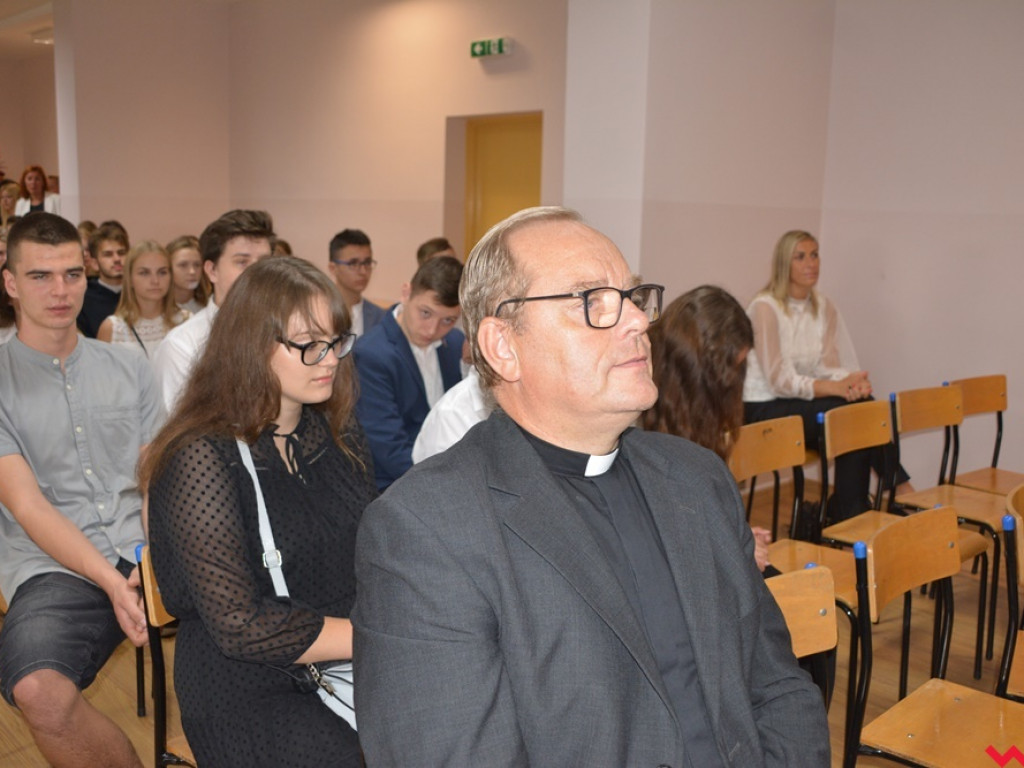 Pierwszy dzwonek po wakacjach. Tak wyglądała powiatowa inauguracja roku szkolnego