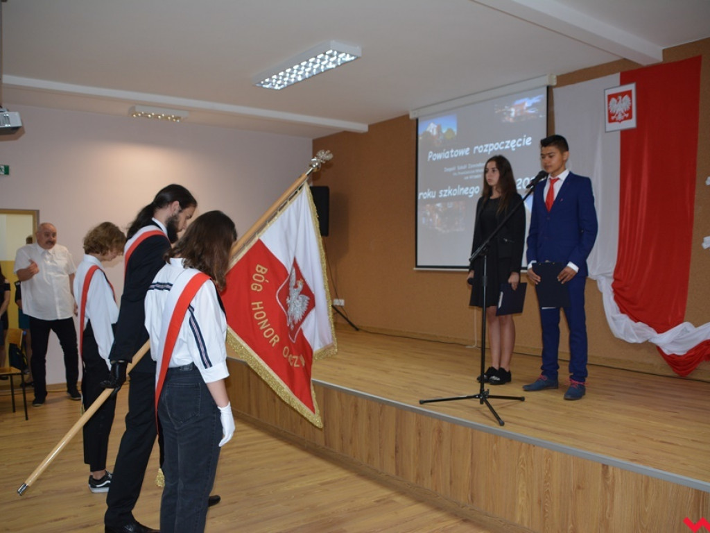 Pierwszy dzwonek po wakacjach. Tak wyglądała powiatowa inauguracja roku szkolnego