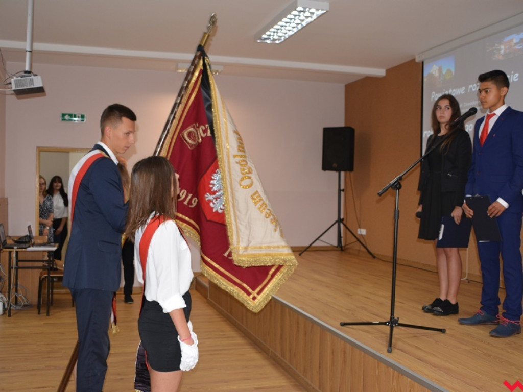 Pierwszy dzwonek po wakacjach. Tak wyglądała powiatowa inauguracja roku szkolnego