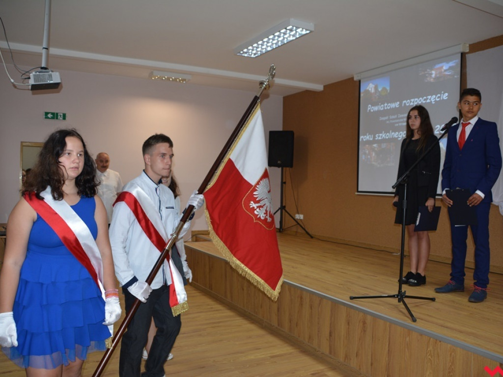 Pierwszy dzwonek po wakacjach. Tak wyglądała powiatowa inauguracja roku szkolnego