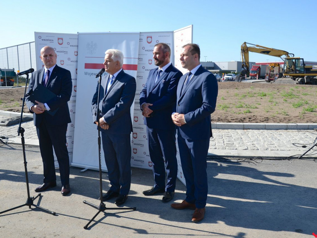 Wojewoda i burmistrz cieszą się z wielkich pieniędzy na obwodnicę Wrześni