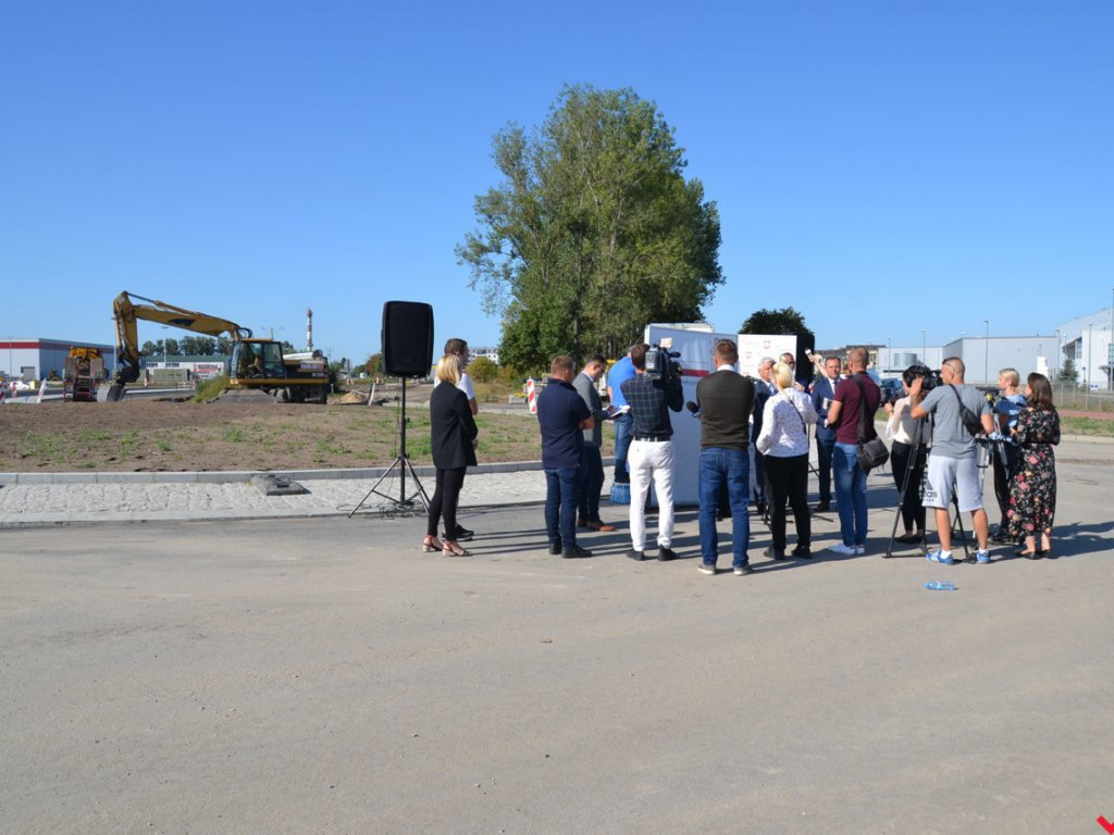 Wojewoda i burmistrz cieszą się z wielkich pieniędzy na obwodnicę Wrześni
