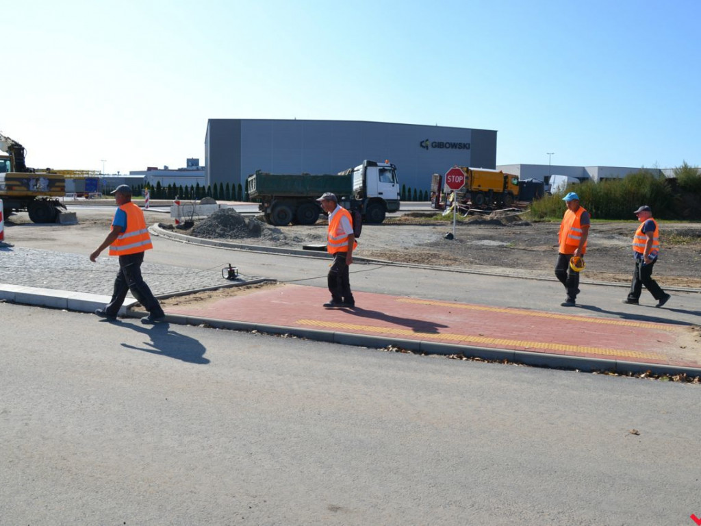Wojewoda i burmistrz cieszą się z wielkich pieniędzy na obwodnicę Wrześni