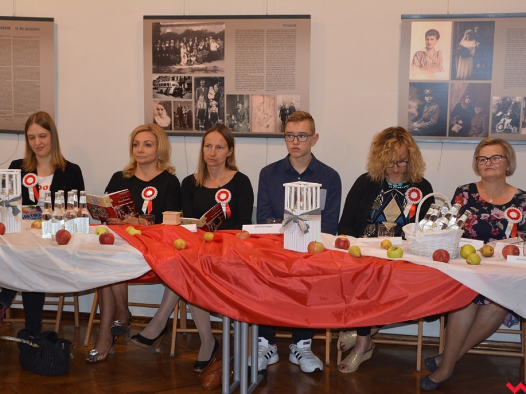 Przypomnieli twórczość Prusa, Sienkiewicza i Konopnickiej. Narodowe Czytanie we Wrześni